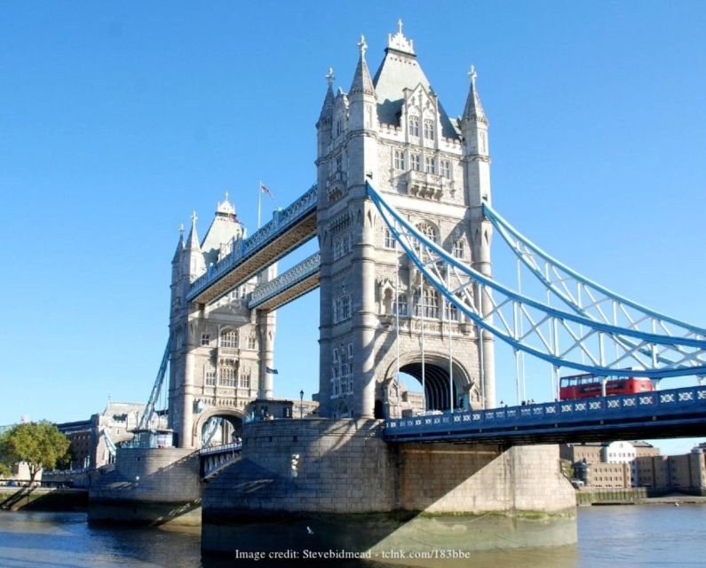 4-Hour Private Tour of London in a Panoramic Black Cab - St Paul’s Cathedral marks the change from royal London to the City