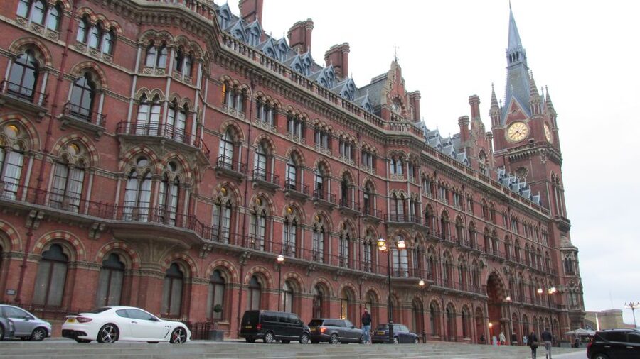 A Muggle's Guide to London: Harry Potter Walking Tour - From Temple station into Rowling’s London