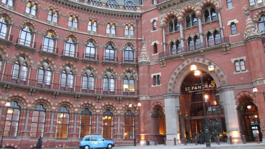 A Muggle's Guide to London: Harry Potter Walking Tour - The house test and the social side of the tour