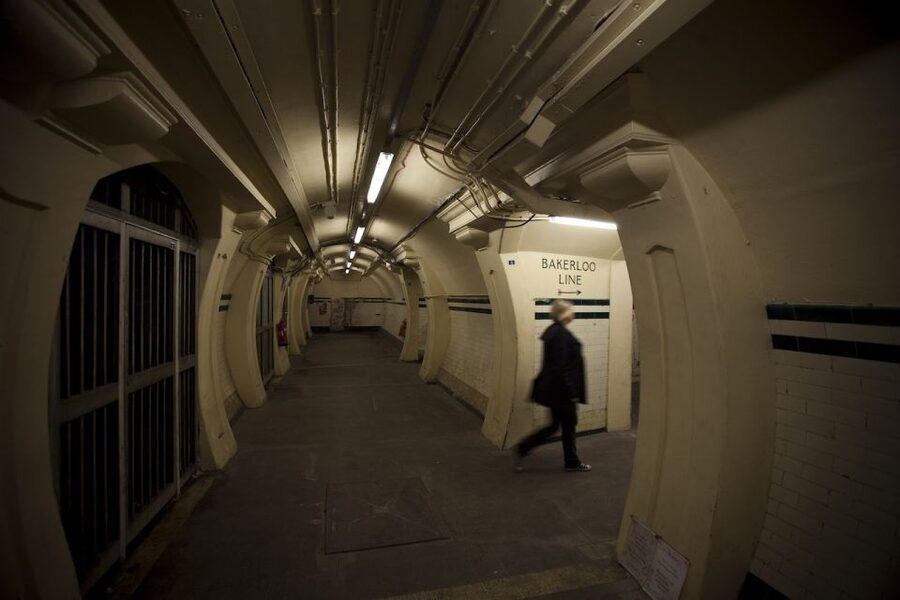 Aldwych: Hidden Tube Station Guided Tour - Platforms, tunnels, and walkways below London