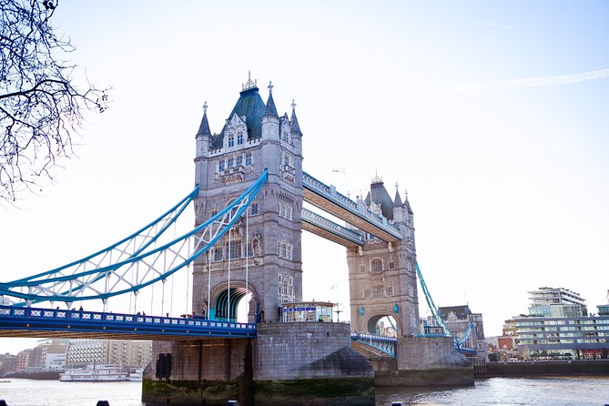 Black Taxi Tour of London: Classic Sightseeing Bespoke & Fun - The Tower of London adds the strongest story