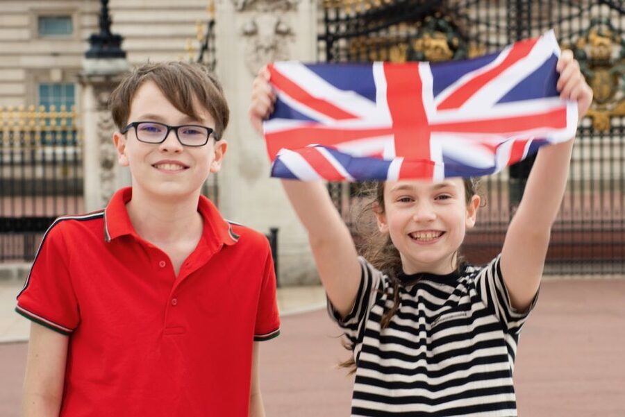 Bobbies, Corgis and the 7 Lions - Why this Westminster tour works for children