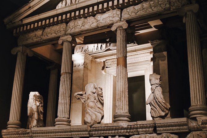British Museum London Guided Tour Semi-Private 8ppl Max - The Lewis Chessmen and medieval life