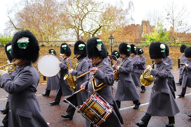 Buckingham Palace & Changing of the Guard Experience - Group size, pace, and weather concerns