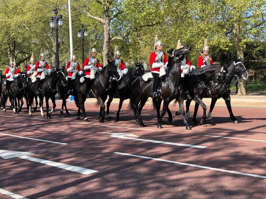 Buckingham Palace Visit and Changing of the Guard Tour - The Palace Gardens and the limits of the visit