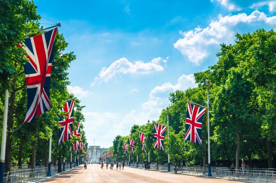 Buckingham Palace & Windsor Castle: Full-Day Tour - Why this royal double bill works