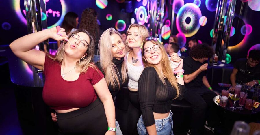 Camden Pub Crawl & Bar Tour London - Four more venues, with the route changing by night