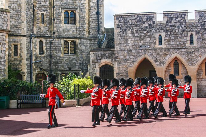 Changing of the Guard Guided Tour at Buckingham Palace - Price, timing, and the real value