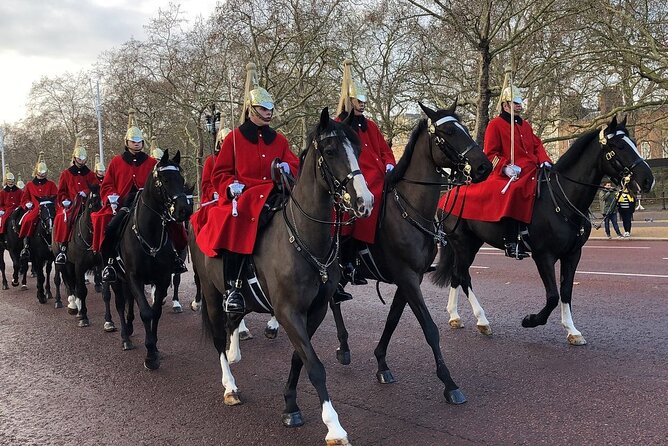 Changing of the Guard Guided Walking Tour in London - What the guides add