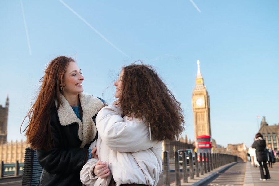 Couple’s photo: Romantic photoshoot in London - Weather, clothing, and making the photos feel like you