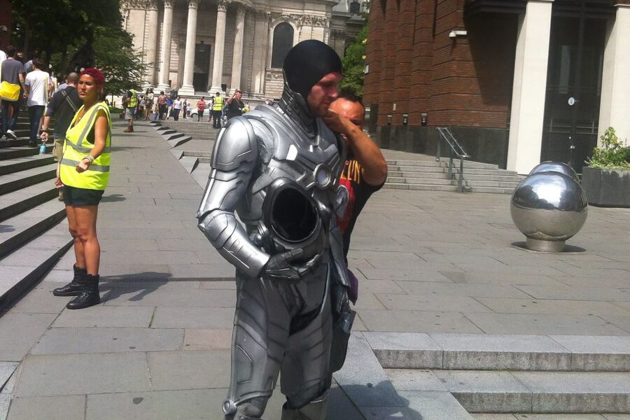 Doctor Who London Walking Tour - Guides who bring the episodes to life
