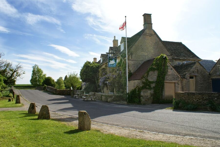 Downton Abbey Film Locations & Blenheim Palace Day Tour - Cogges and Yew Tree Farm
