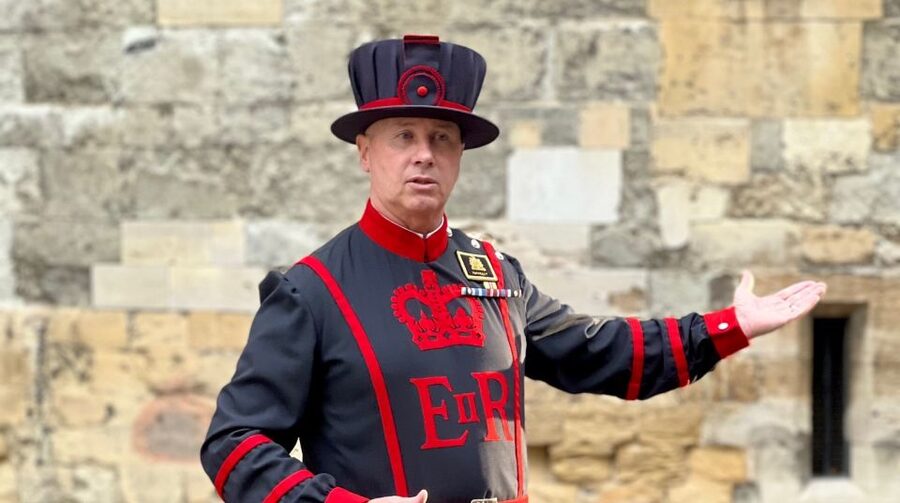 Early Access:Tower of London Opening Ceremony & Royal London - The Crown Jewels before the main crowds