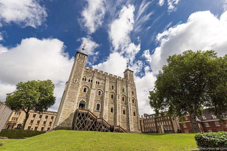 Easy Access Tower of London Royal Secrets & Scandals Tour - Ravens, Beefeaters, and the Tower today