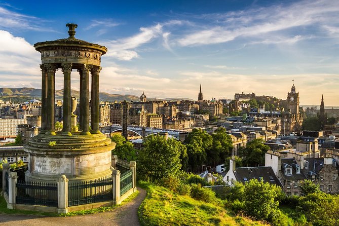 Edinburgh Rail Trip from London with Castle entry and Hop-on Hop-off bus - The early train from London King’s Cross