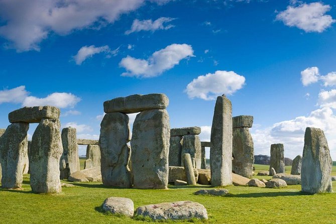 Extended visit: Windsor Castle & Stonehenge - Starting in Victoria at 7:30am