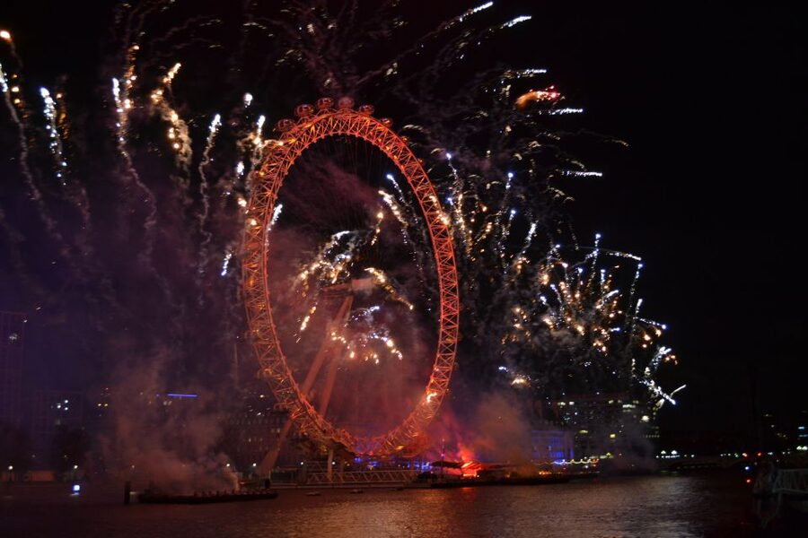 Festive London New Year’s Eve 3-Course Dinner Cruise - Tower Bridge, Canary Wharf, and the Docklands