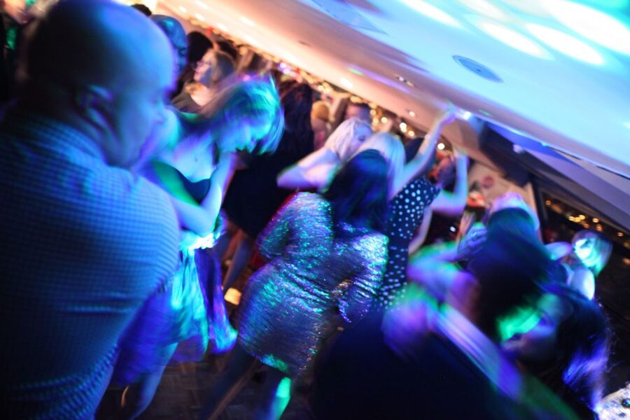 Festive London New Year’s Eve 3-Course Dinner Cruise - Live music, dancing, and a glass at midnight
