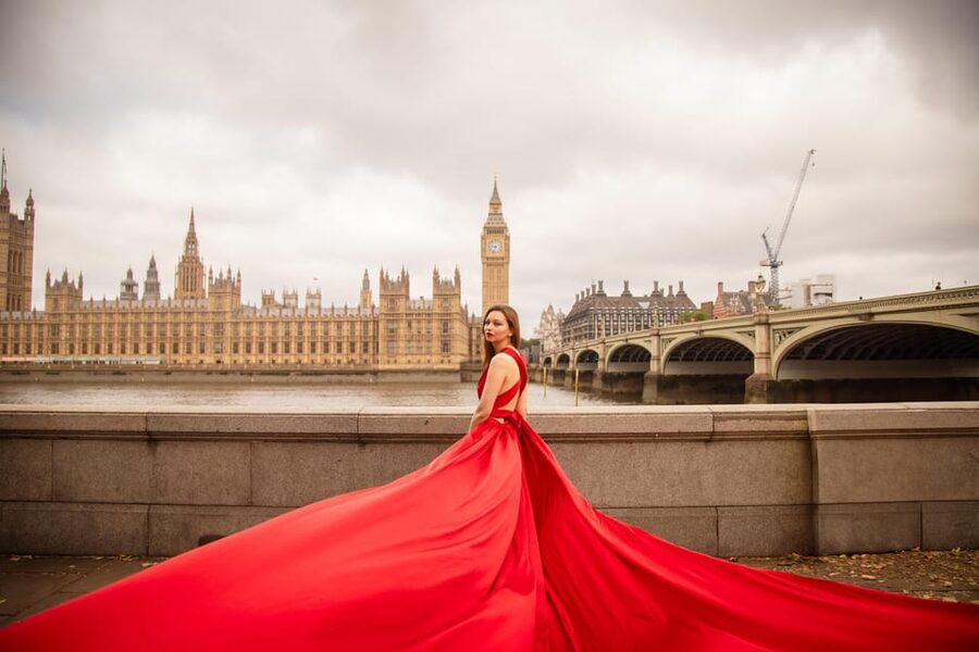 Flying dress professional photoshoot with pro photographer - Should you book the Big Ben flying-dress shoot?