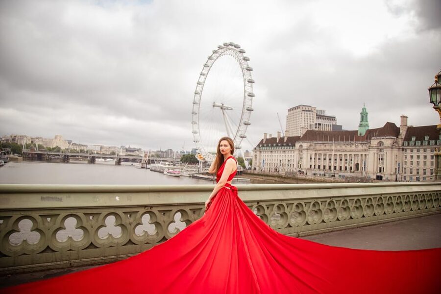 Flying dress professional photoshoot with pro photographer - Big Ben gives the session a clear London setting