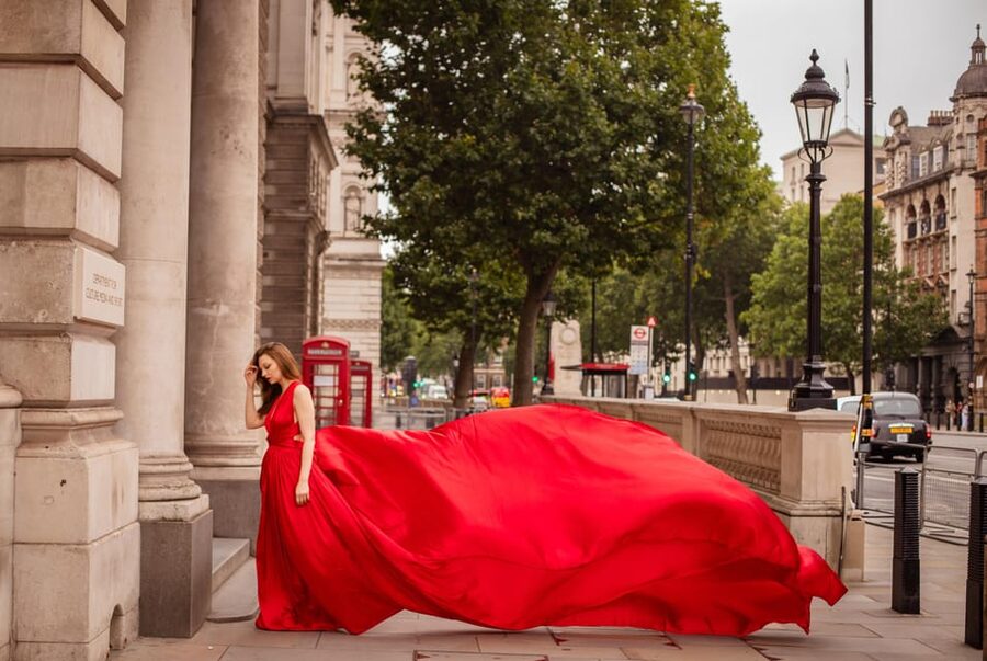 Flying dress professional photoshoot with pro photographer - What the 45-minute photo stop is likely to feel like