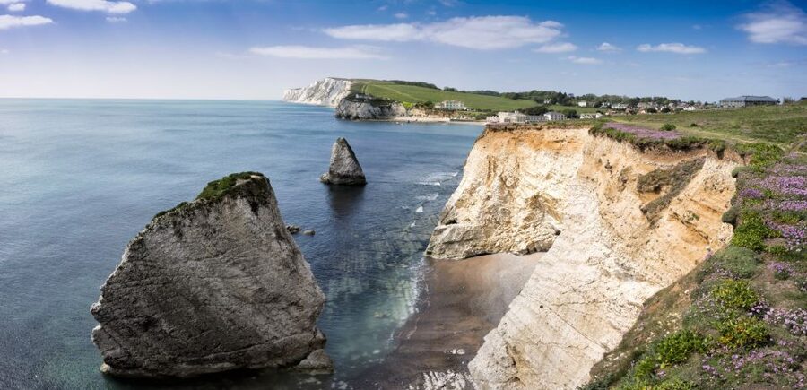 From London: 3-day Isle of Wight & the Southern Coast Tour - Yarborough Monument and Brading Downs