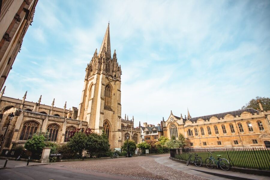 From London: Cotswolds and Oxford Guided Day-Trip - Alice in Wonderland and Harry Potter connections
