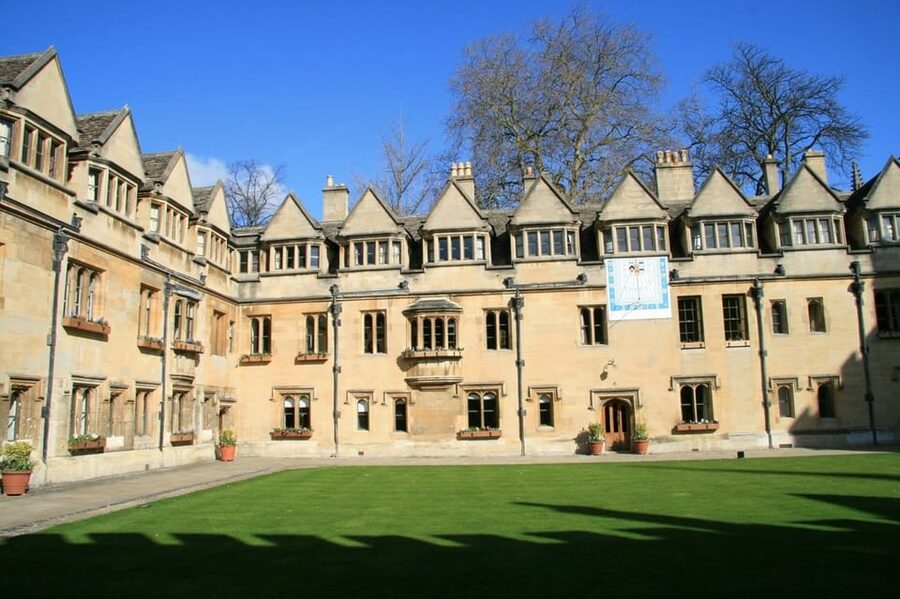 From London: Cotswolds Villages Small Group Day Tour - Bibury and the limits of a short final stop
