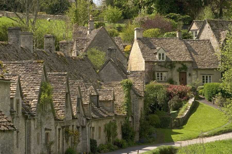 From London: Full-Day Cotswolds Small-Group Tour - Who should book this day trip?