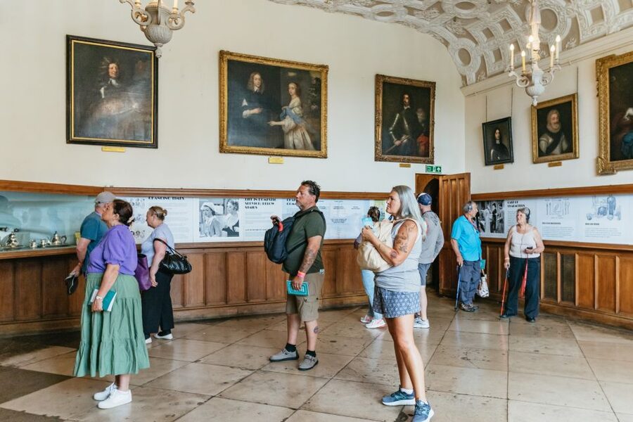 From London: Leeds Castle, Canterbury Cathedral & Dover - What the coach, guide, and schedule are really like