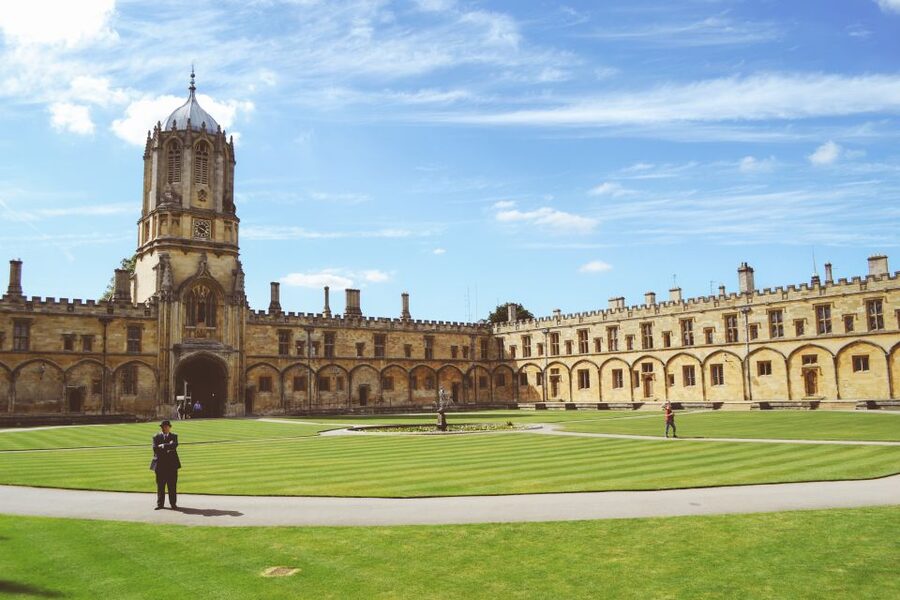 From London: Oxford and Cambridge Guided Day Tour - What to do with free time in Oxford