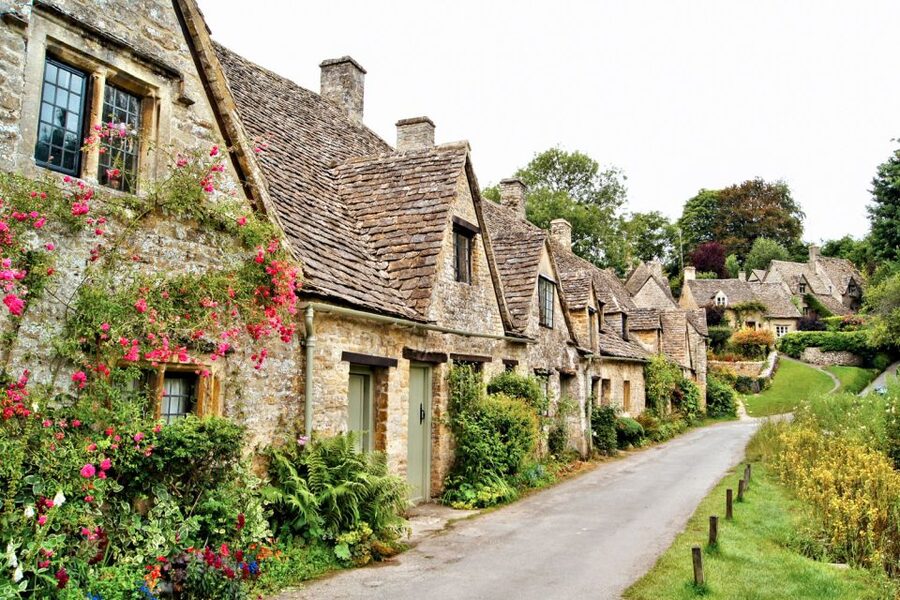 From London: Oxford and Cotswolds Villages Day Trip - Who should book this Oxford and Cotswolds trip?