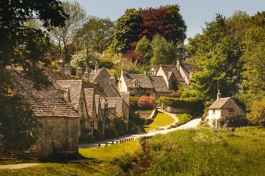 From London: Oxford and Cotswolds Villages Day Trip - Practical details that affect your choice
