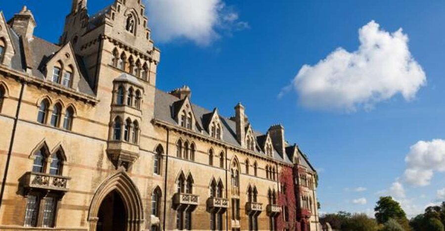 From London: Oxford, Stratford, Cotswolds & Warwick Castle - Four famous stops in one ten-hour day