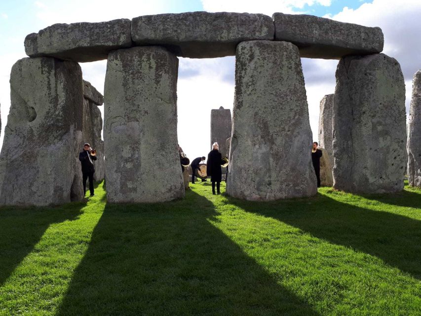 From London: Private Stonehenge Sunrise Viewing & Bath - Bath’s Georgian streets and Roman spring