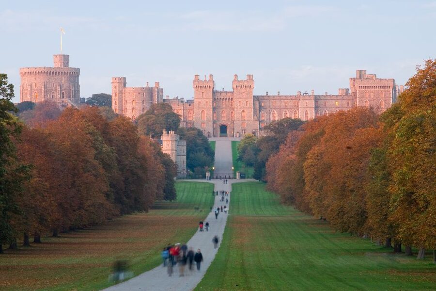From London: Royal Windsor Afternoon Tour - The coach ride from Vauxhall Bridge Road