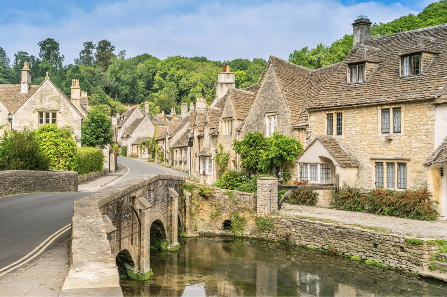 From London: Small Group Stonehenge, Bath & Cotswolds Tour - Bath: Roman origins and Georgian elegance