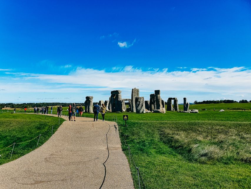 From London: Stonehenge and Bath Day Trip with Ticket - Who should book this day trip?