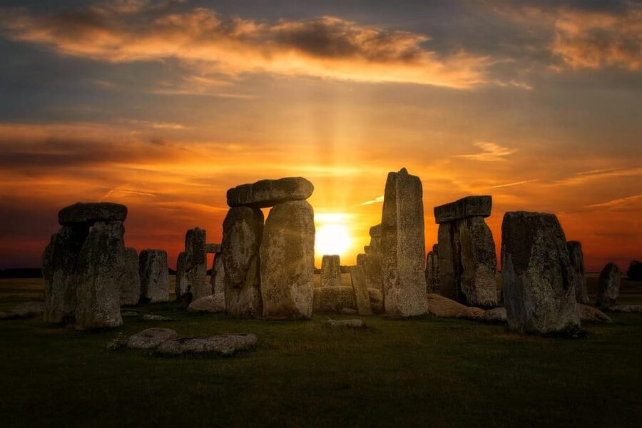 From London: Stonehenge Day Trip with Audioguide - What the coach ride is like
