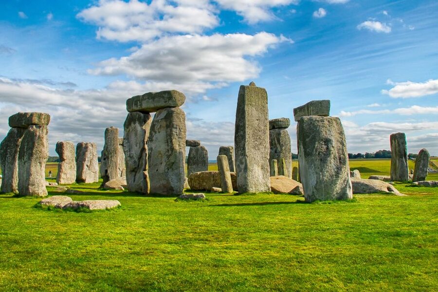 From London: Stonehenge Half-Day Tour - Using the audio guide instead of a live guide