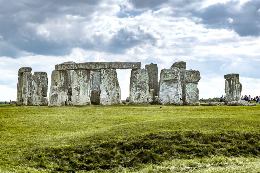 From London: Stonehenge Half-Day Tour - Weather, clothing, and the open site