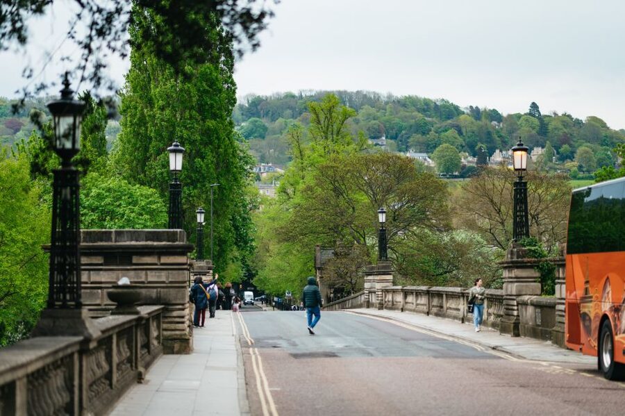 From London: Stonehenge & Roman Baths Full-Day Trip - Making the most of two to four hours in Bath