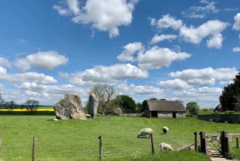 From London: Stonehenge & The Stone Circles of Avebury Tour - Meeting the coach at Earls Court