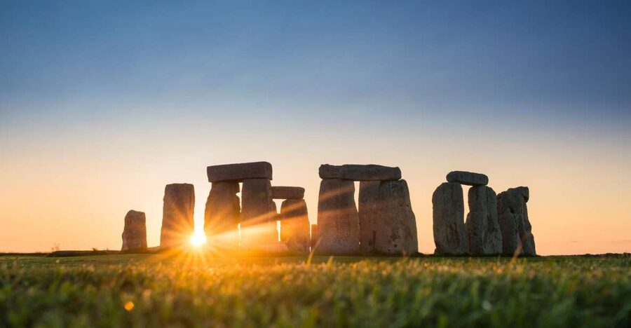 From London: Stonehenge, Windsor and Salisbury Guided Tour - Coach time, meeting points, and the finish