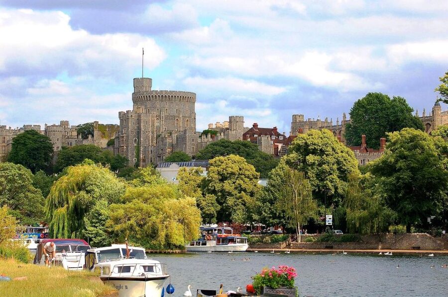 From London: Stonehenge & Windsor Tour - Food, comfort, and the pace of the day