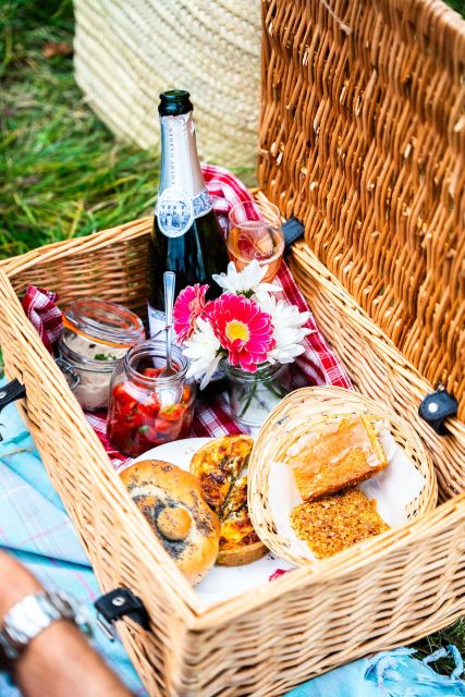 From London: Vintage Bus Wine Tour with Return Train Tickets - Booking advice and final call