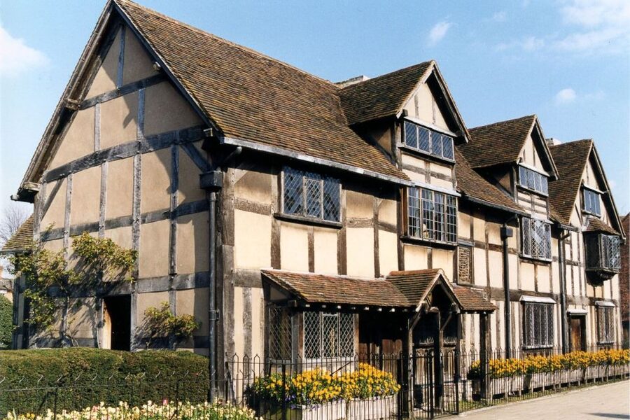 From London: Warwick, Oxford, Stratford & Cotswolds Day Tour - Warwick Castle: the main event