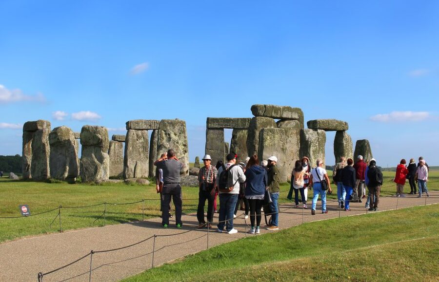 From London: Windsor Castle and Stonehenge Day Trip - Stonehenge: time to think, walk, and take photographs