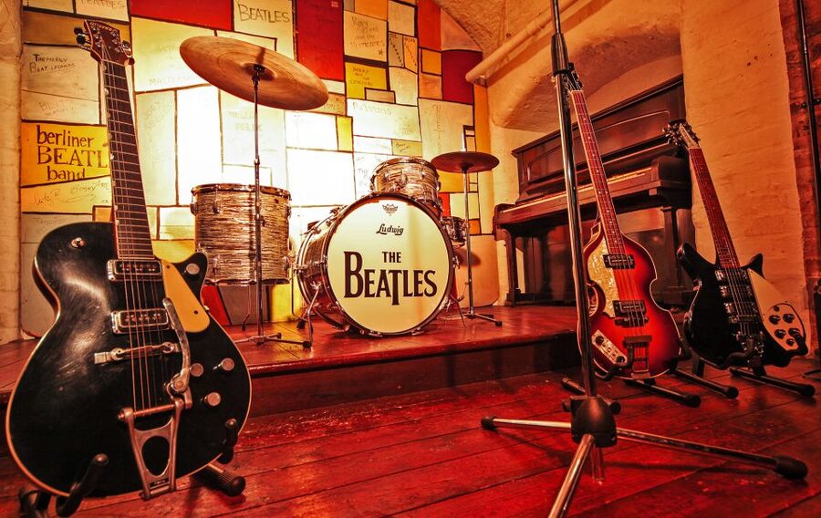 Full-Day Beatles and Liverpool Tour from London - The two-hour Magical Mystery Tour