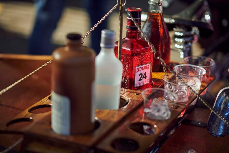 Gin Safari: Boozy London History on Two Wheels - The Guide, Humor, and Historical Tone